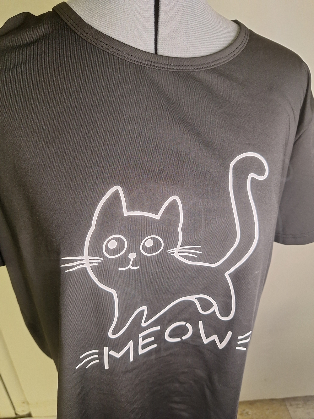 Black Kitty- Meow Tee  Shirt     Size Large
